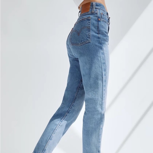 LEVI’S WEDGIE JEANS - Picture 2 of 8